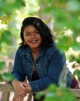 Nicole Powell Ad