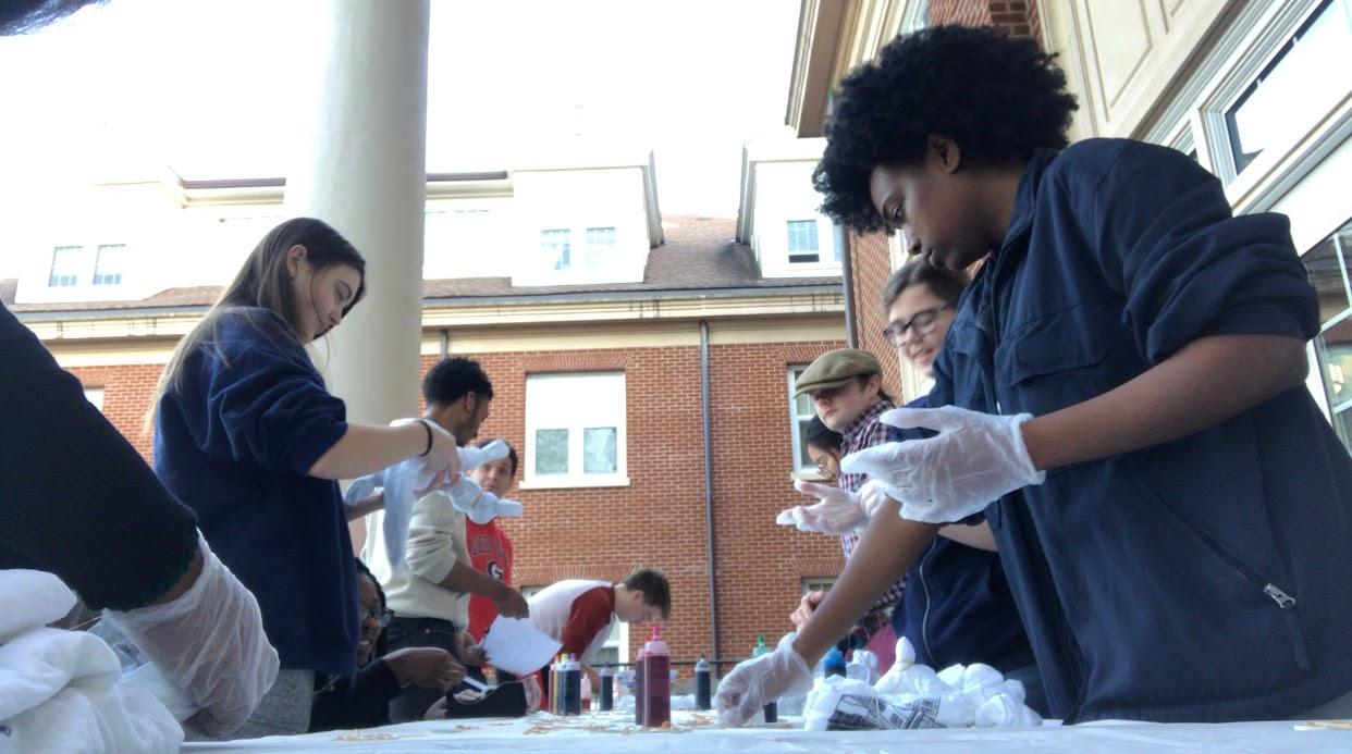 Tye dye shirt event for returning FRC residents