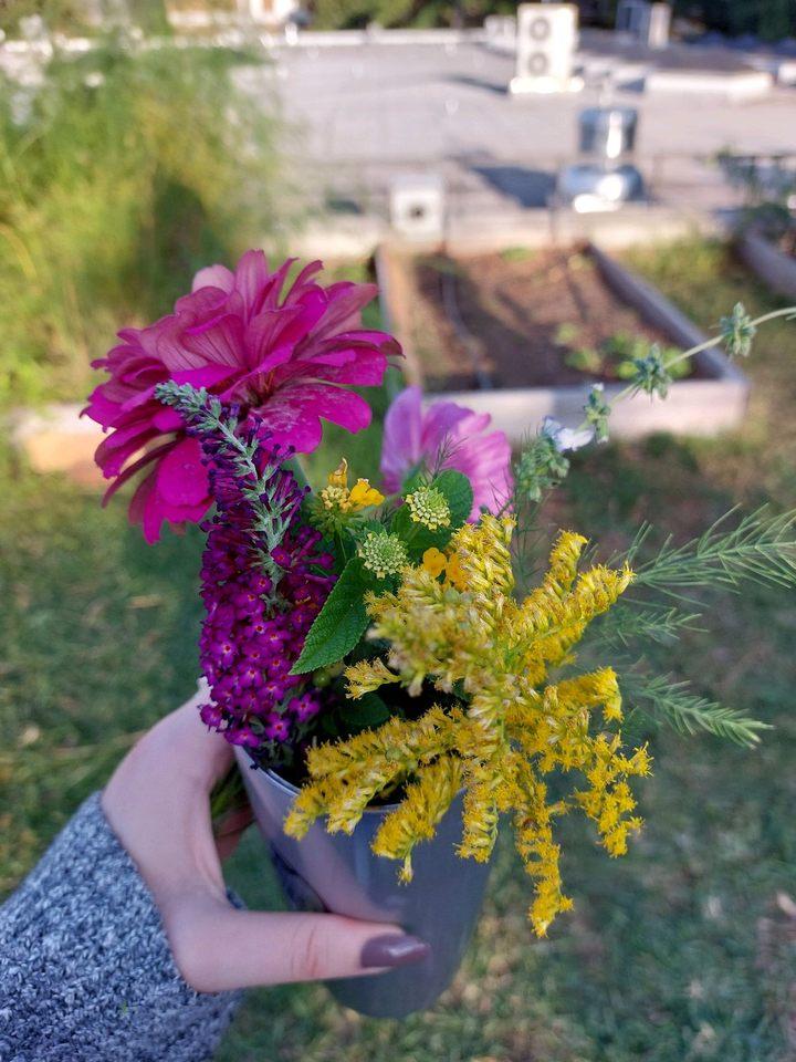 Zinnia Flower Arrangement